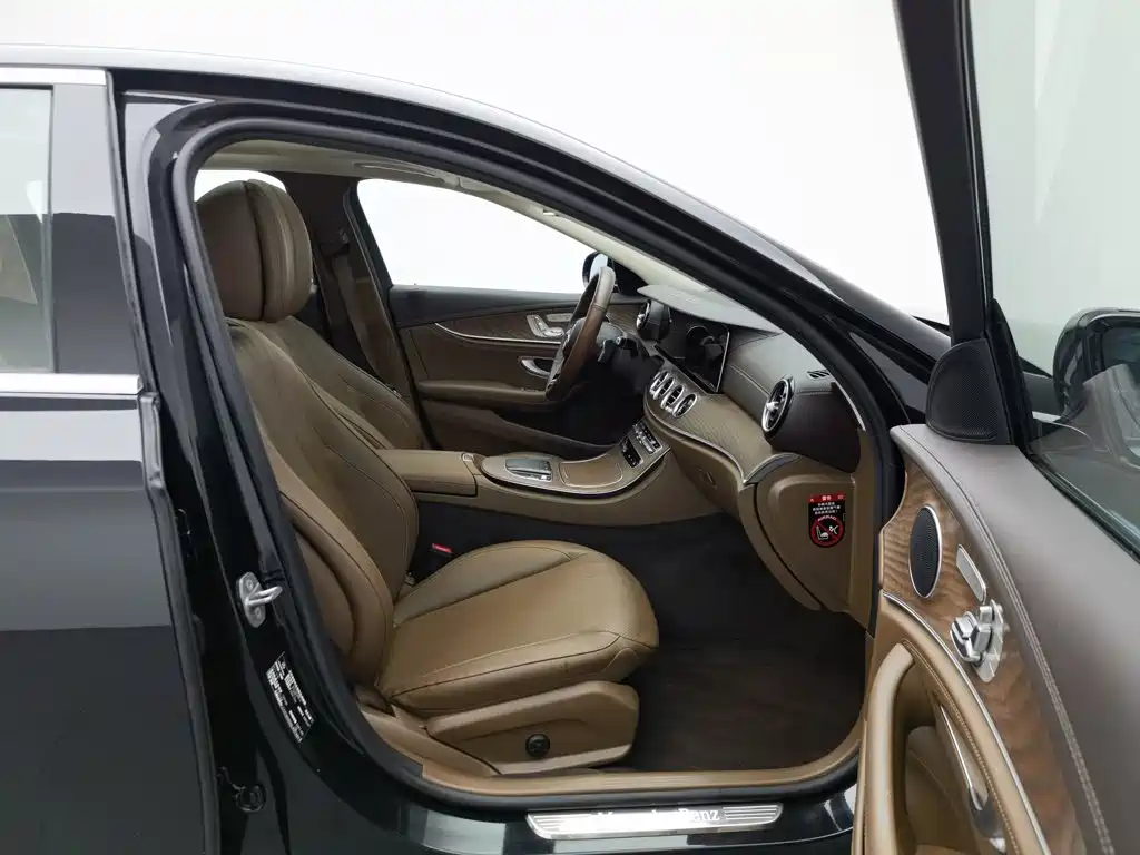 Mercedes-Benz E-Class, миниатюра 23