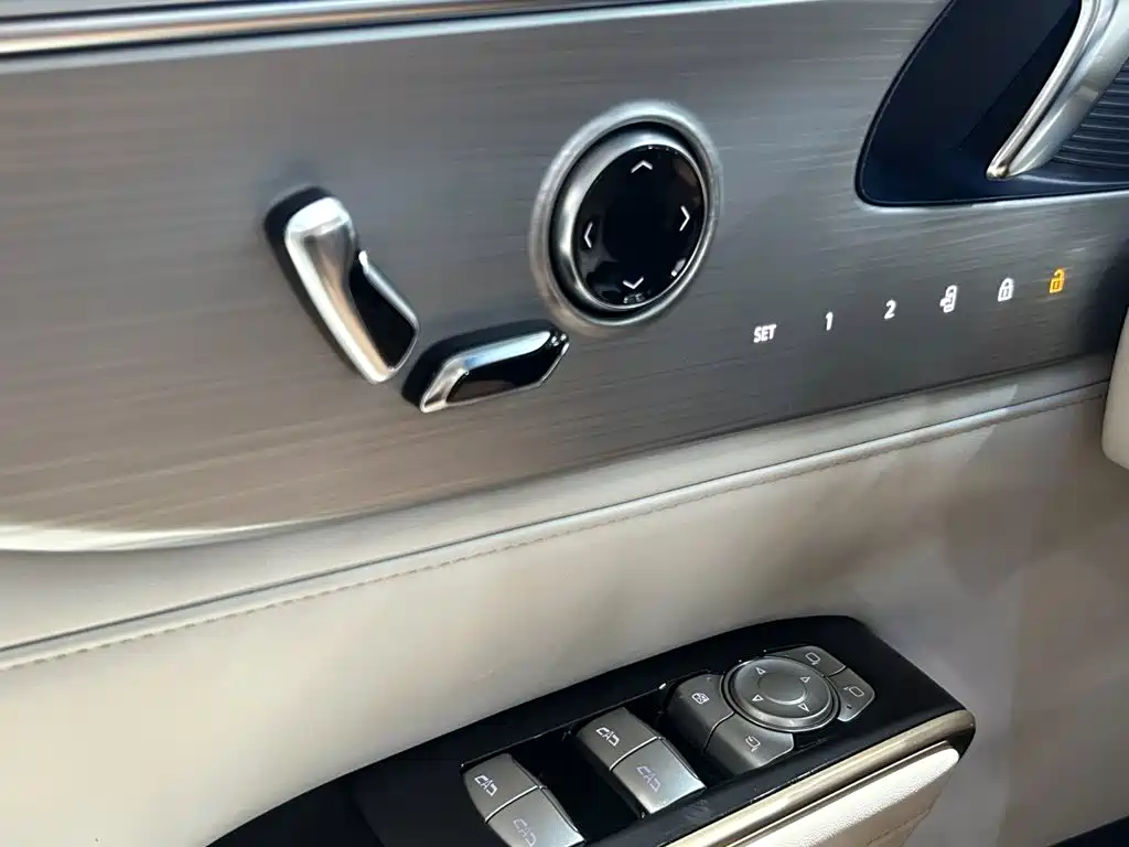Buick GL8 New Energy 2024 2024 Land Honor Luxury Edition 6-Seater