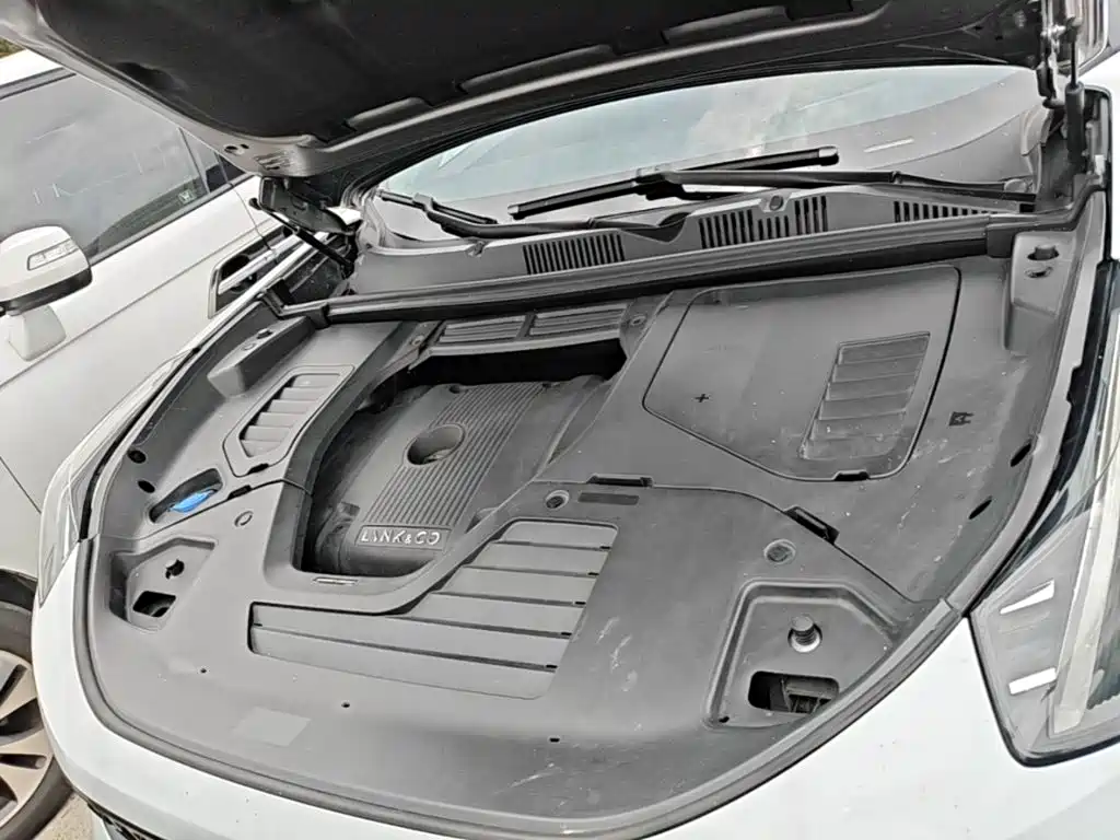Фото 20 - Lynk & Co 05