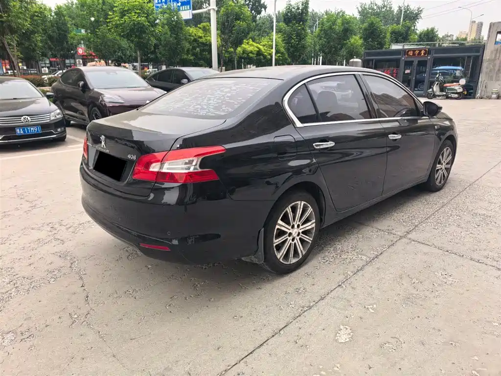 Peugeot 408 2015 Model 1.2T Automatic Luxury Edition фото 15