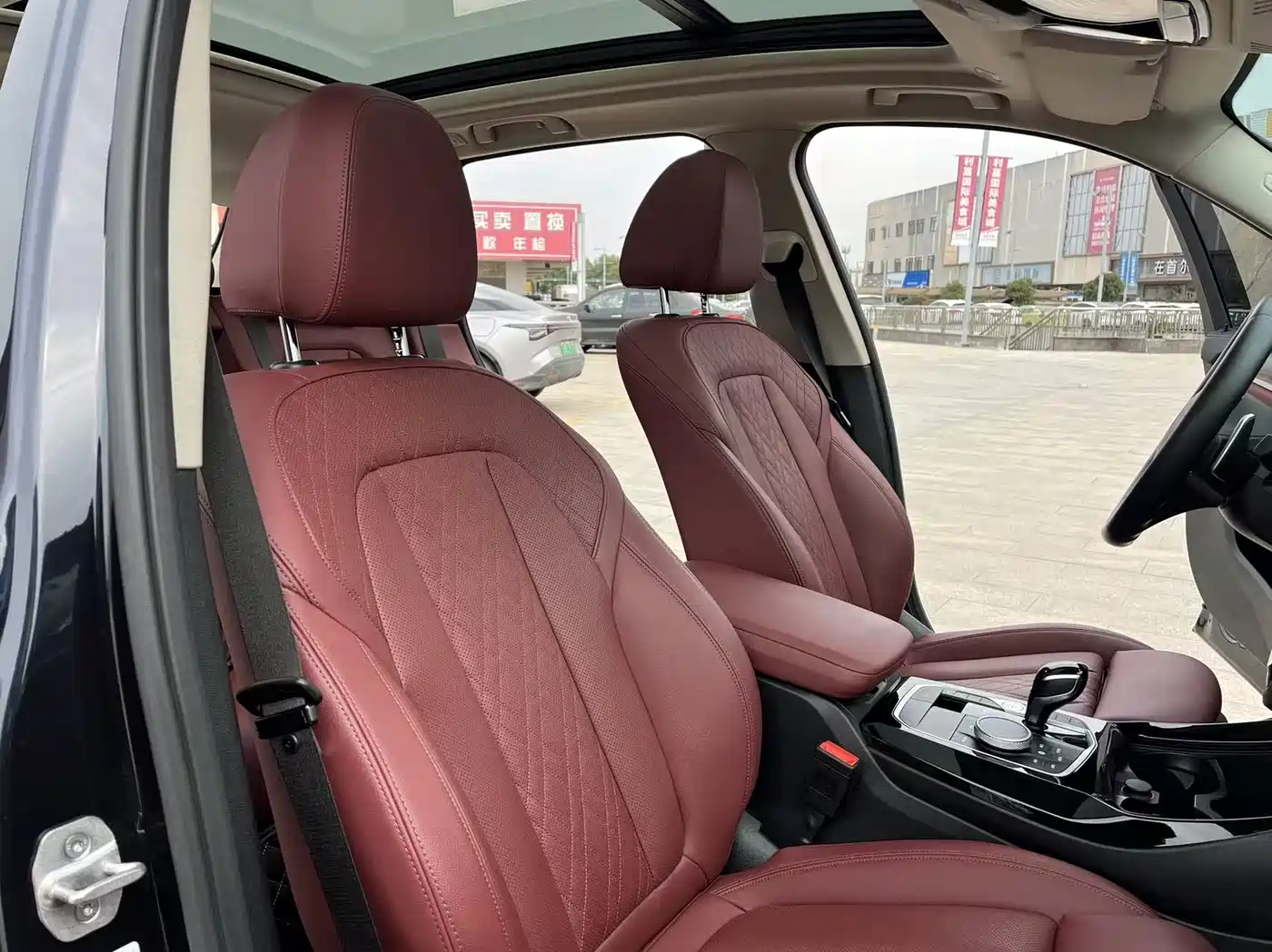 BMW X3 2022 Facelift xDrive30i Leading M Shadow Edition фото 32