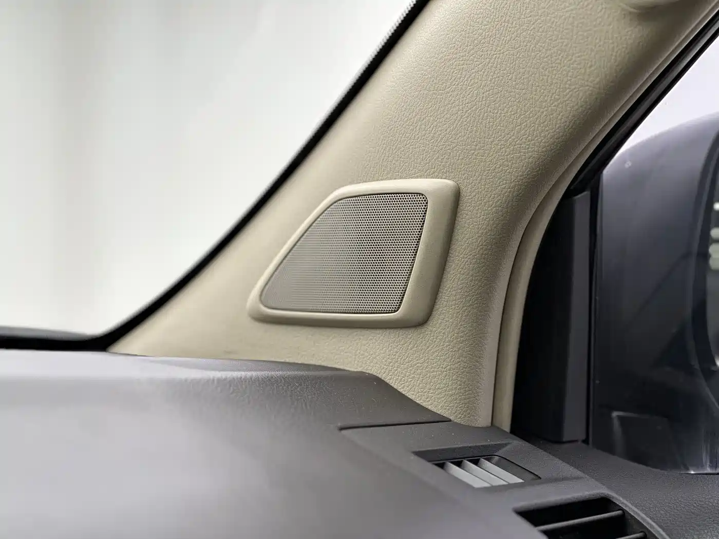 Toyota Prado (Import) 2010 2.7L Auto Luxury фото 8