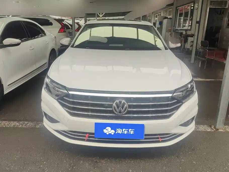 Photo 2 - Volkswagen Sagitar