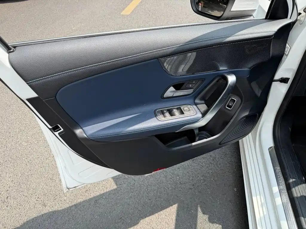 Фото 6 - Mercedes-Benz A-Class