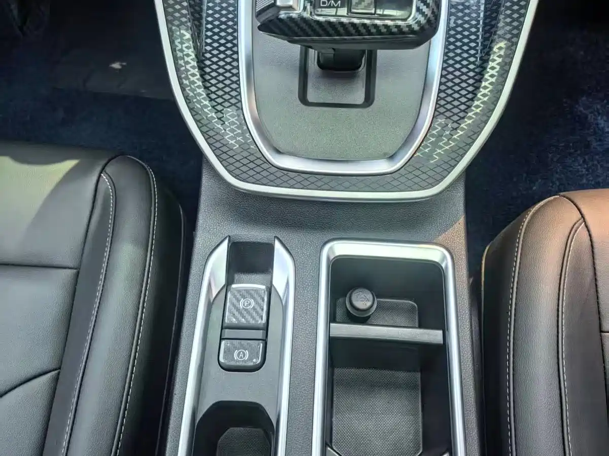 Haval M6 2023 2023 PLUS 1.5T DCT Luxury Smart Connect