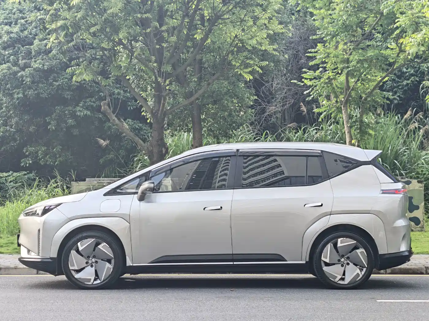 Hycan Auto Hycan Z03 2023 2022 Model 620km Trendy Smart Edition 160kW 76.8kWh