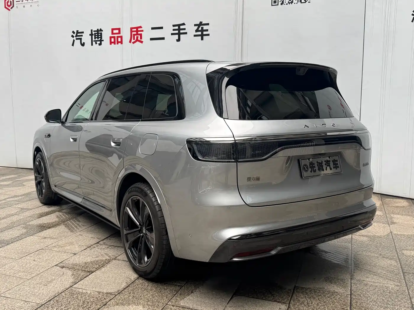 AITO Wenjie AITO M8 2025 Model Extended Range Ultra Edition 53.4kWh 5-Seater фото 7