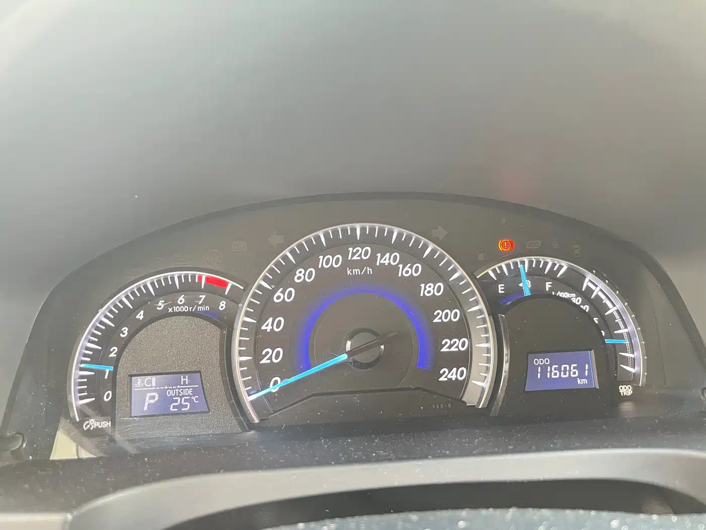 Toyota Camry 2016 2.0G 10th Anniversary Leading Edition фото 9