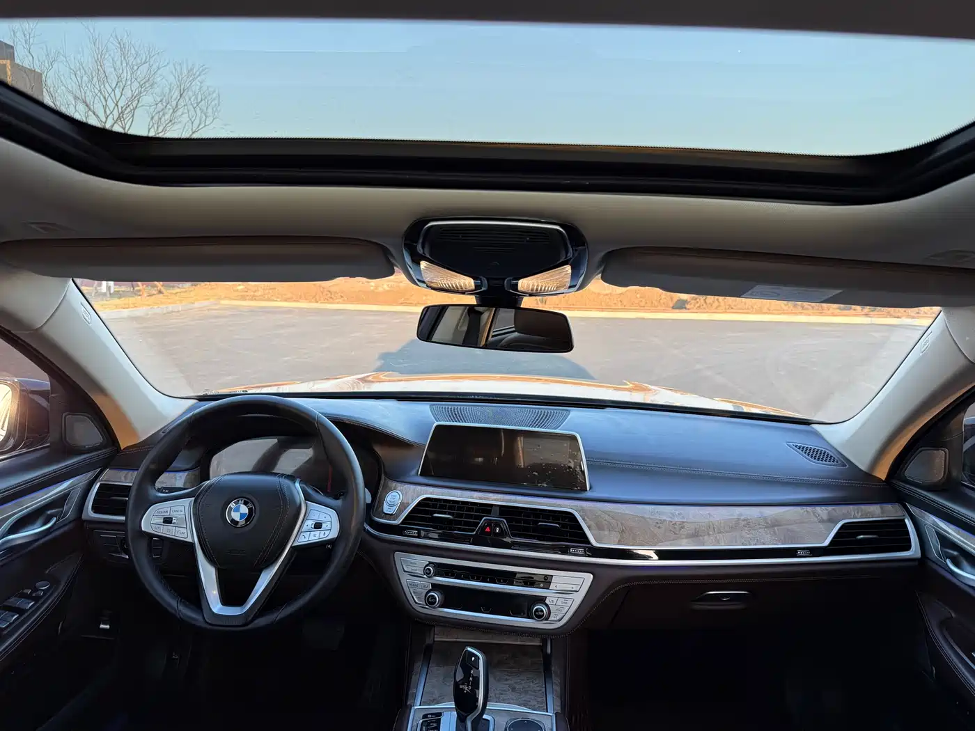 BMW 7 Series 2021 Model 740Li Leading Luxury Package фото 14