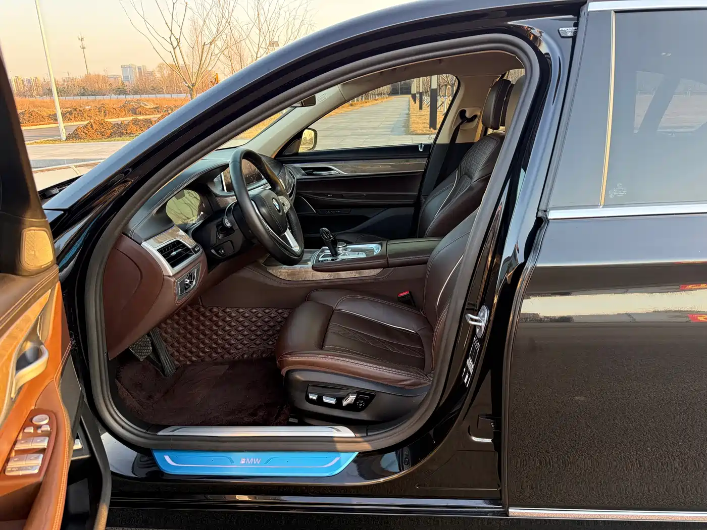 BMW 7 Series 2021 Model 740Li Leading Luxury Package фото 8