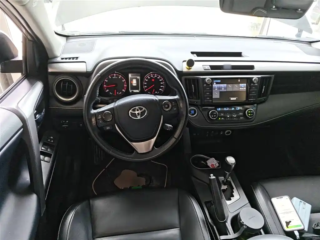 Photo 11 - Toyota RAV4 Rongfang