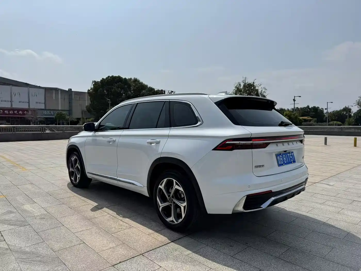 Фото 6 - Geely Monjaro