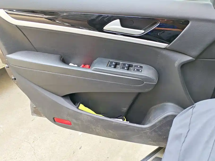Dongfeng Aeolus Dongfeng Fengshen AX7 2015 2015 2.0L Automatic Smart Ease