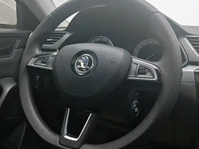 Škoda Superb 2018 TSI330 DSG Comfort Edition China V фото 14