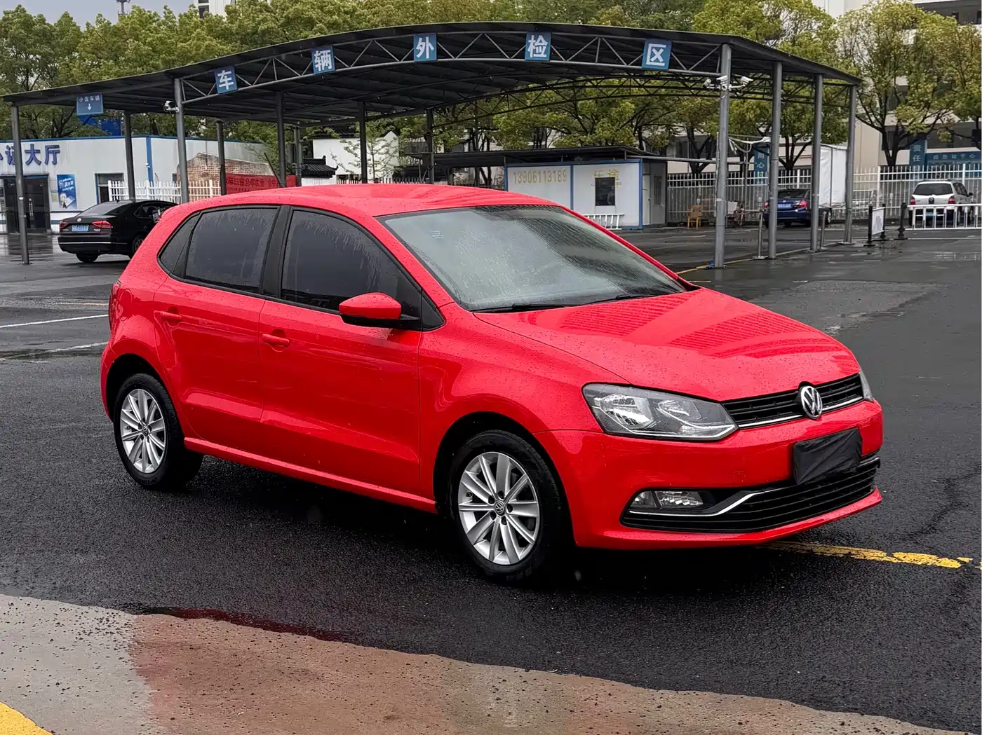 Volkswagen Polo 2014 1.4L Automatic Comfort Edition фото 3