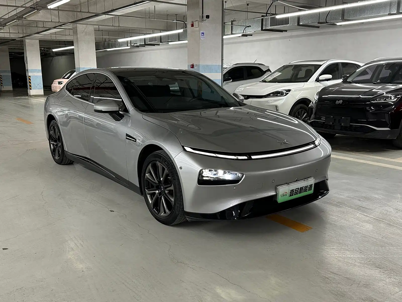 Фото 3 - XPeng P7