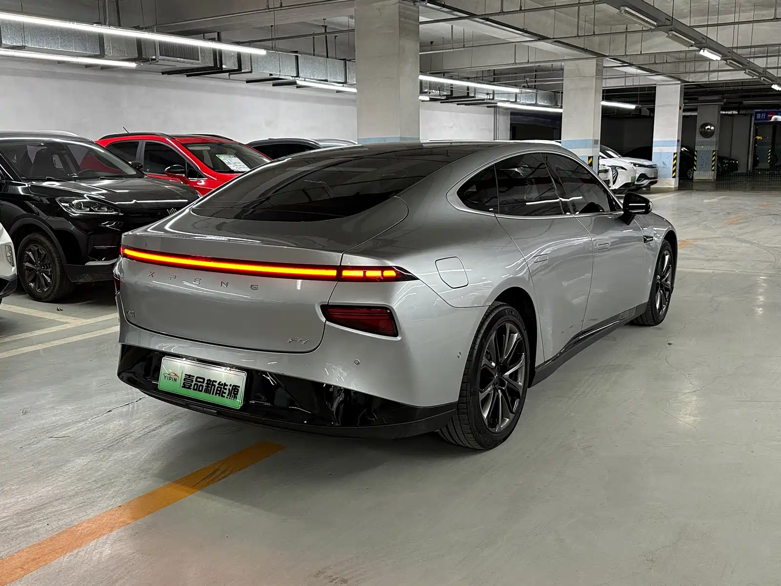 Фото 6 - XPeng P7
