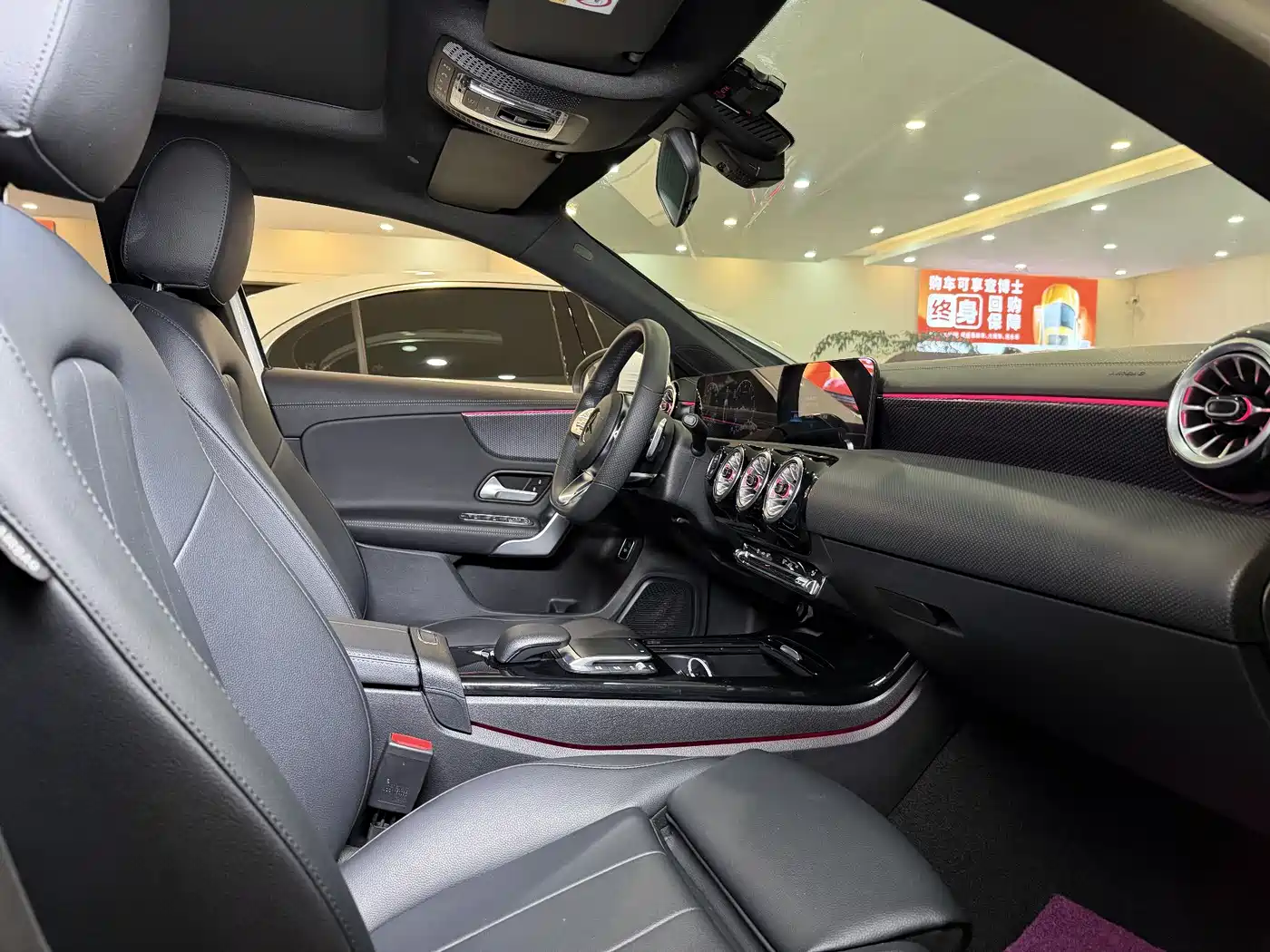 Mercedes-Benz A-Class 2022 A 200 L Sport Sedan Dynamic фото 13