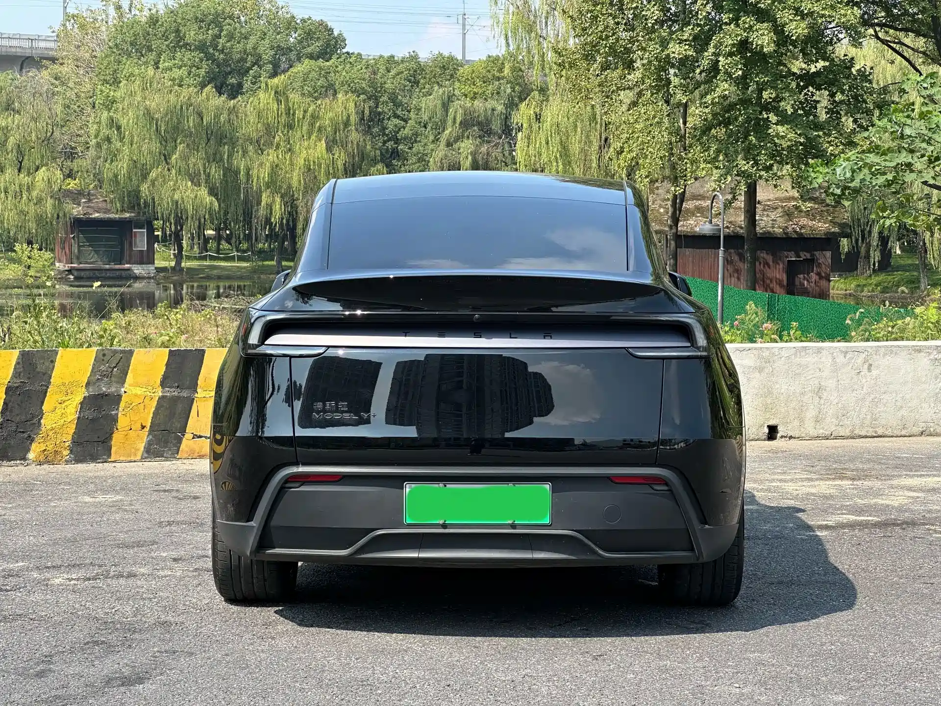 Фото 6 - Tesla Model Y