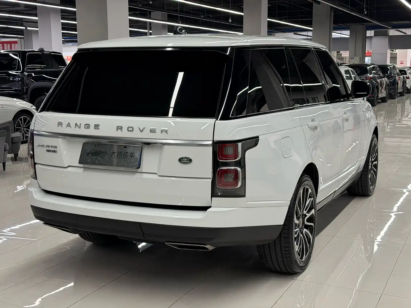 Land Rover Range Rover 2018 3.0 SC V6 Vogue Heritage Edition фото 6
