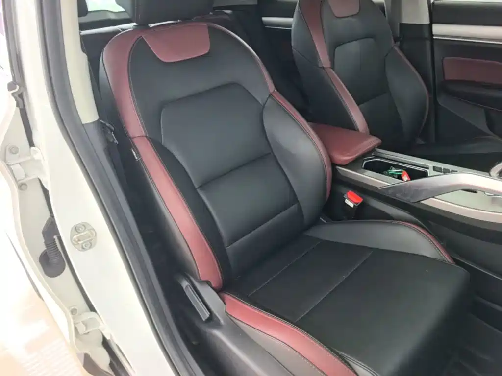Фото 25 - Geely Binyue
