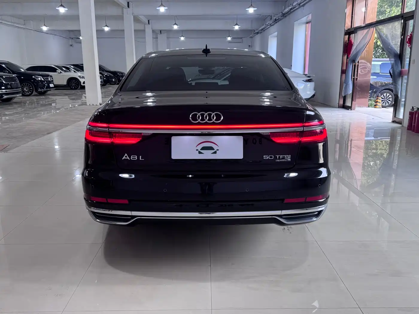 Фото 5 - Audi A8
