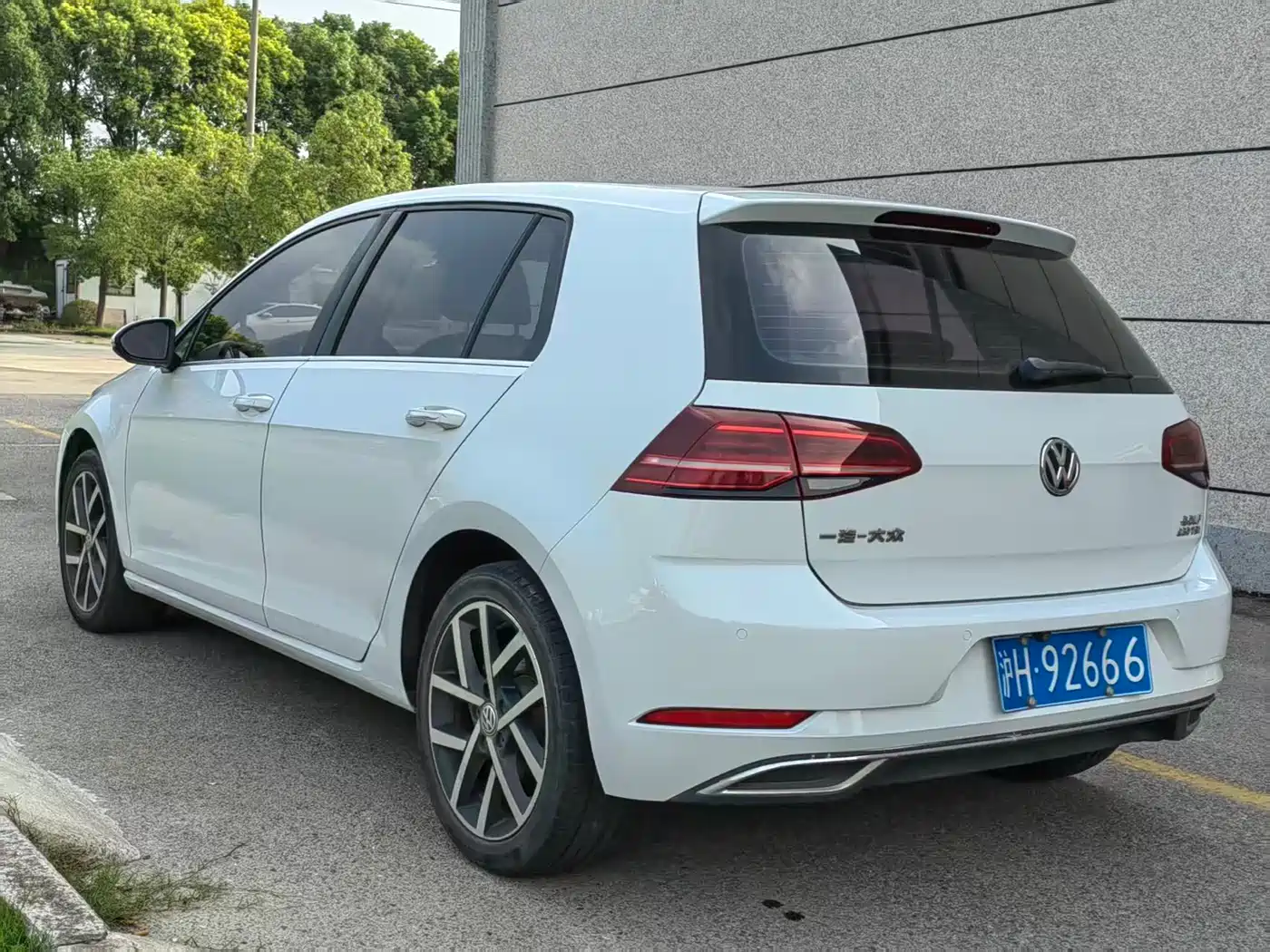 Volkswagen Golf 2018 230TSI Automatic Luxury фото 3