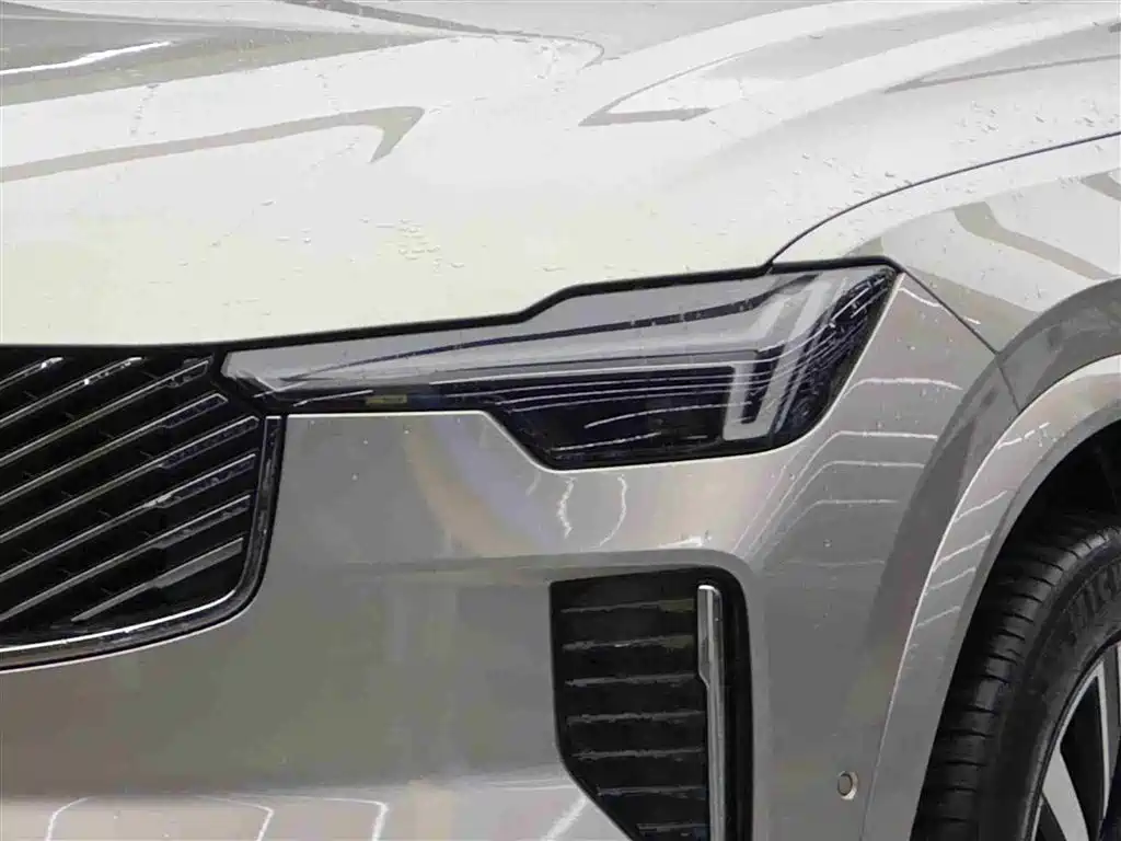 Volvo XC90 2025 Facelift B6 Intelligent Luxury 6-Seater фото 3