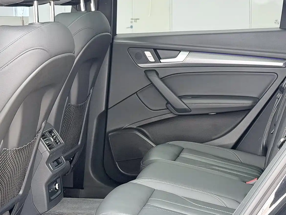 Audi Q5L 2022 40T Luxury Dynamic фото 7