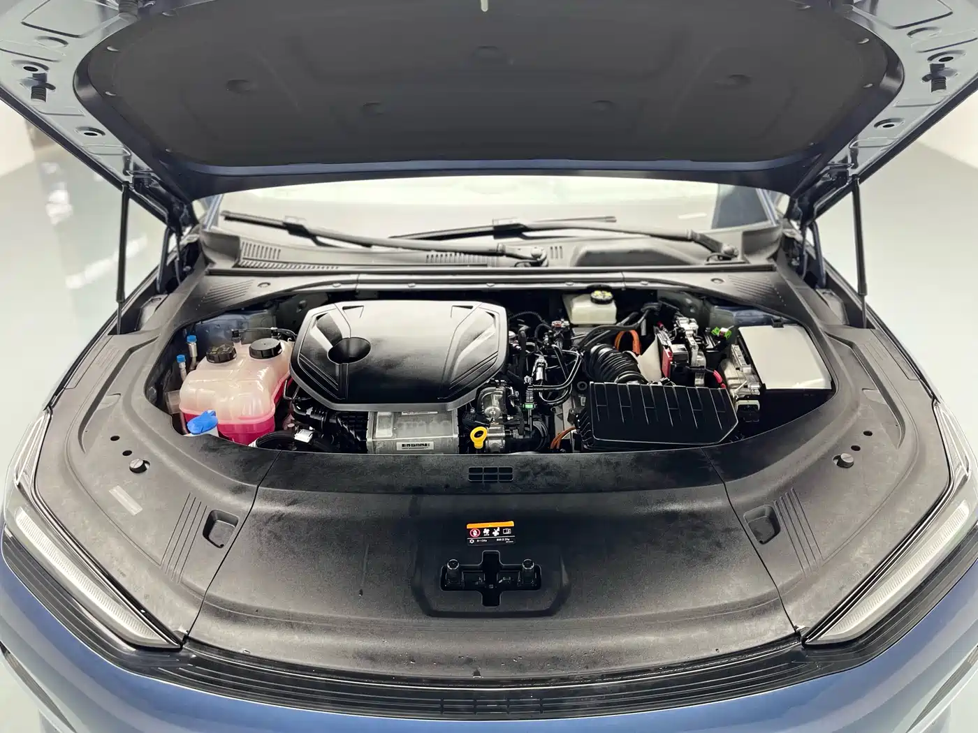 Geely Galaxy Galaxy Xingyao 8 2025 130km EM-P Starship Edition фото 12