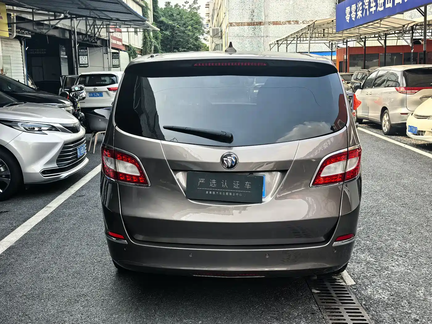 Buick GL8 2013 2.4L LT Luxury Business Executive Edition фото 4