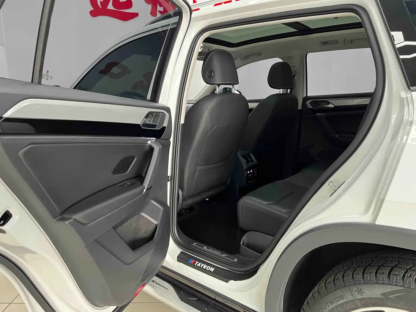 Volkswagen Tayron 2022 280TSI 2WD Luxury Smart Connect Edition фото 14