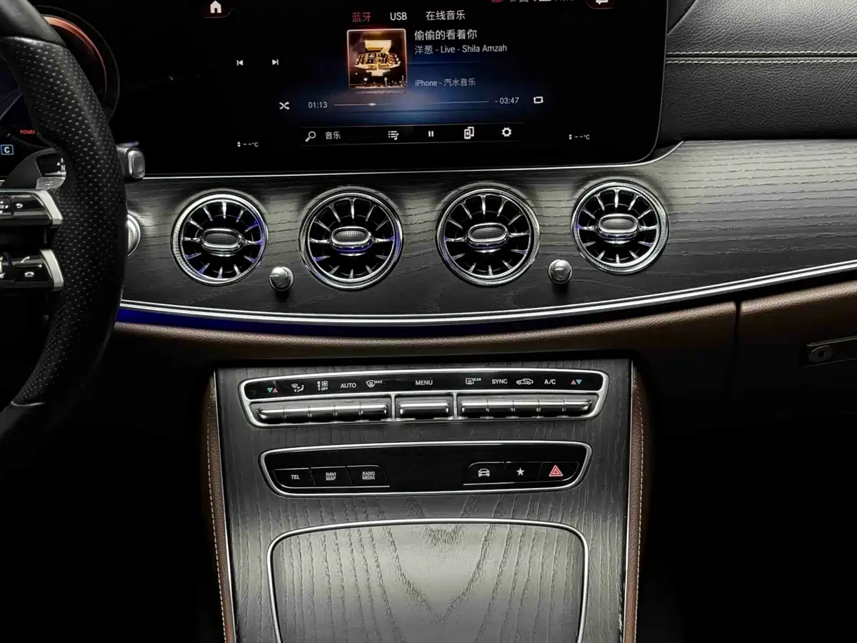 MERCEDES-BENZ E CLASS