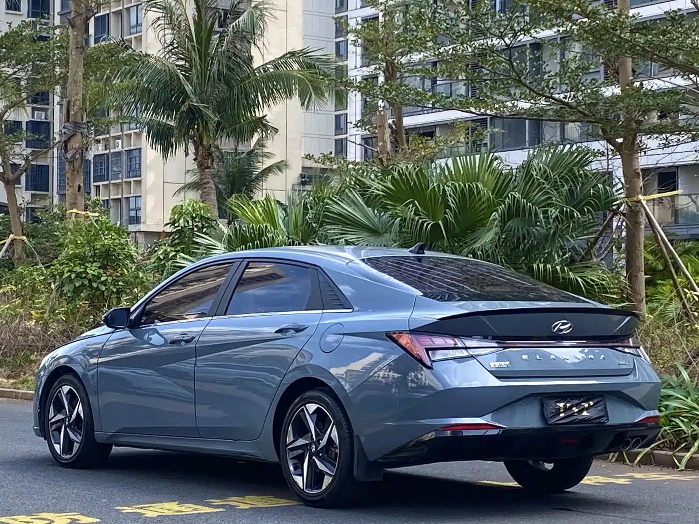 Hyundai Elantra 2022 240TGDi DCT LUX Premium Edition фото 7