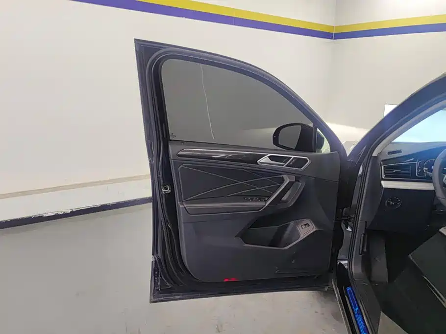 Volkswagen Tiguan L 2025 2025 Model 300TSI Auto 2WD Dragon Edition