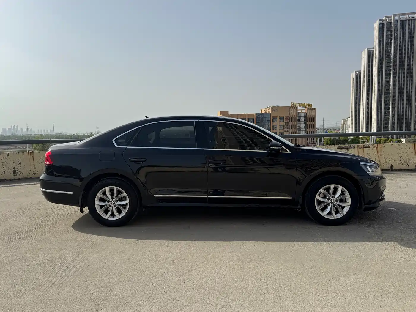 Volkswagen Passat 2015 1.8TSI Automatic Prestige Edition фото 4