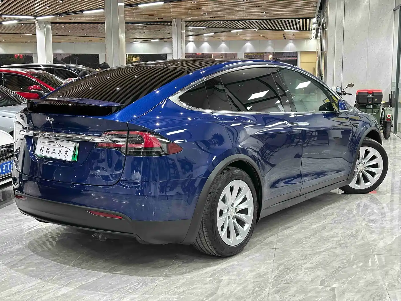 TESLA MODEL X