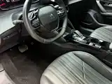 Photo 17 - Peugeot 2008