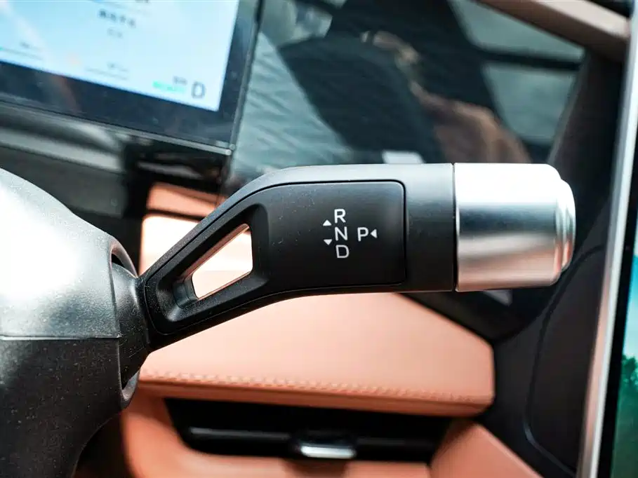 Geely Galaxy Galaxy L7 2025 EM-i 115km Explorer+ Edition фото 11