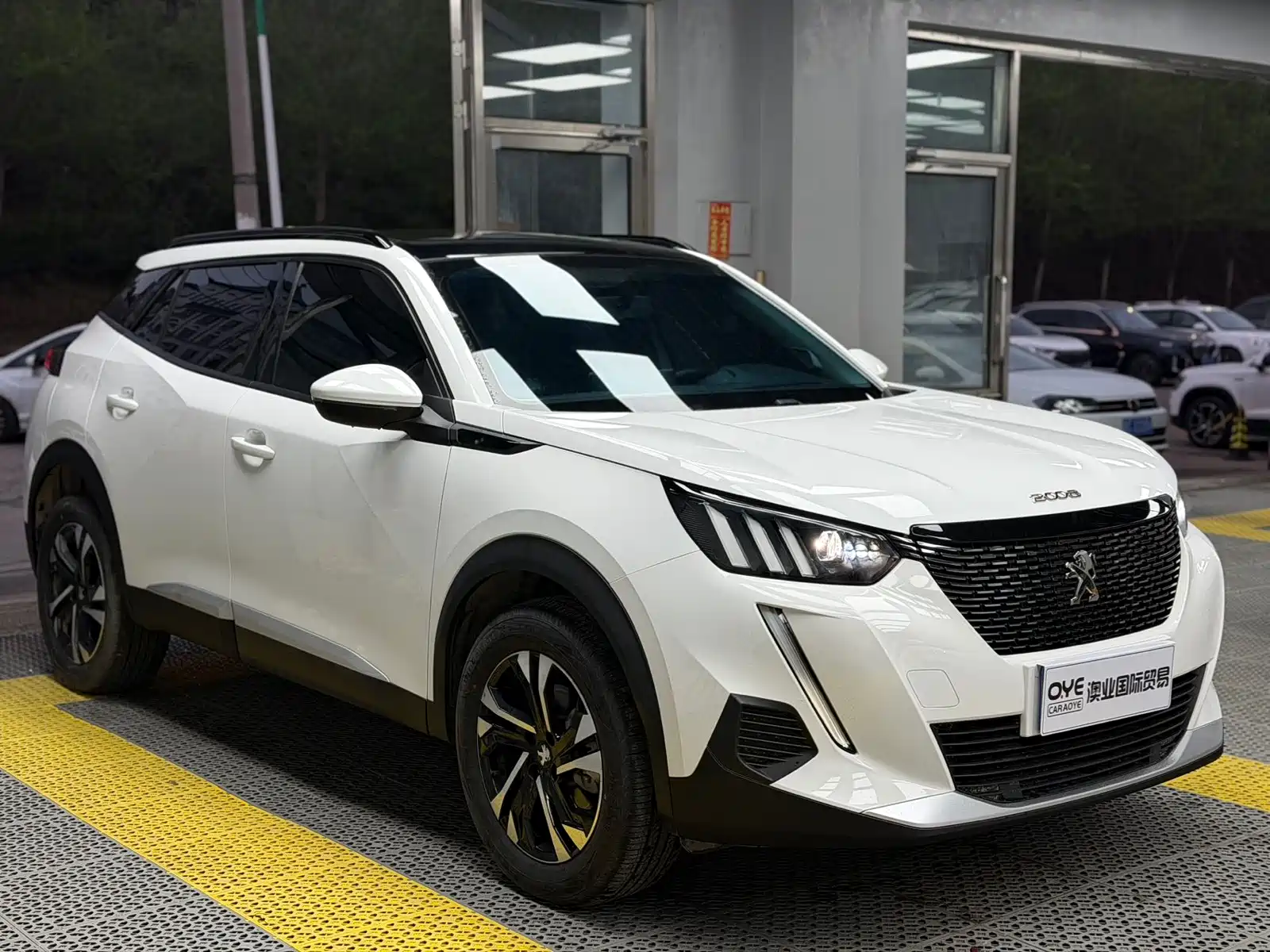 Photo 3 - Peugeot 2008