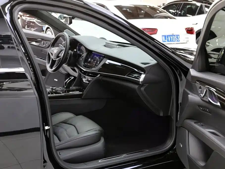 Фото 21 - Cadillac CT6