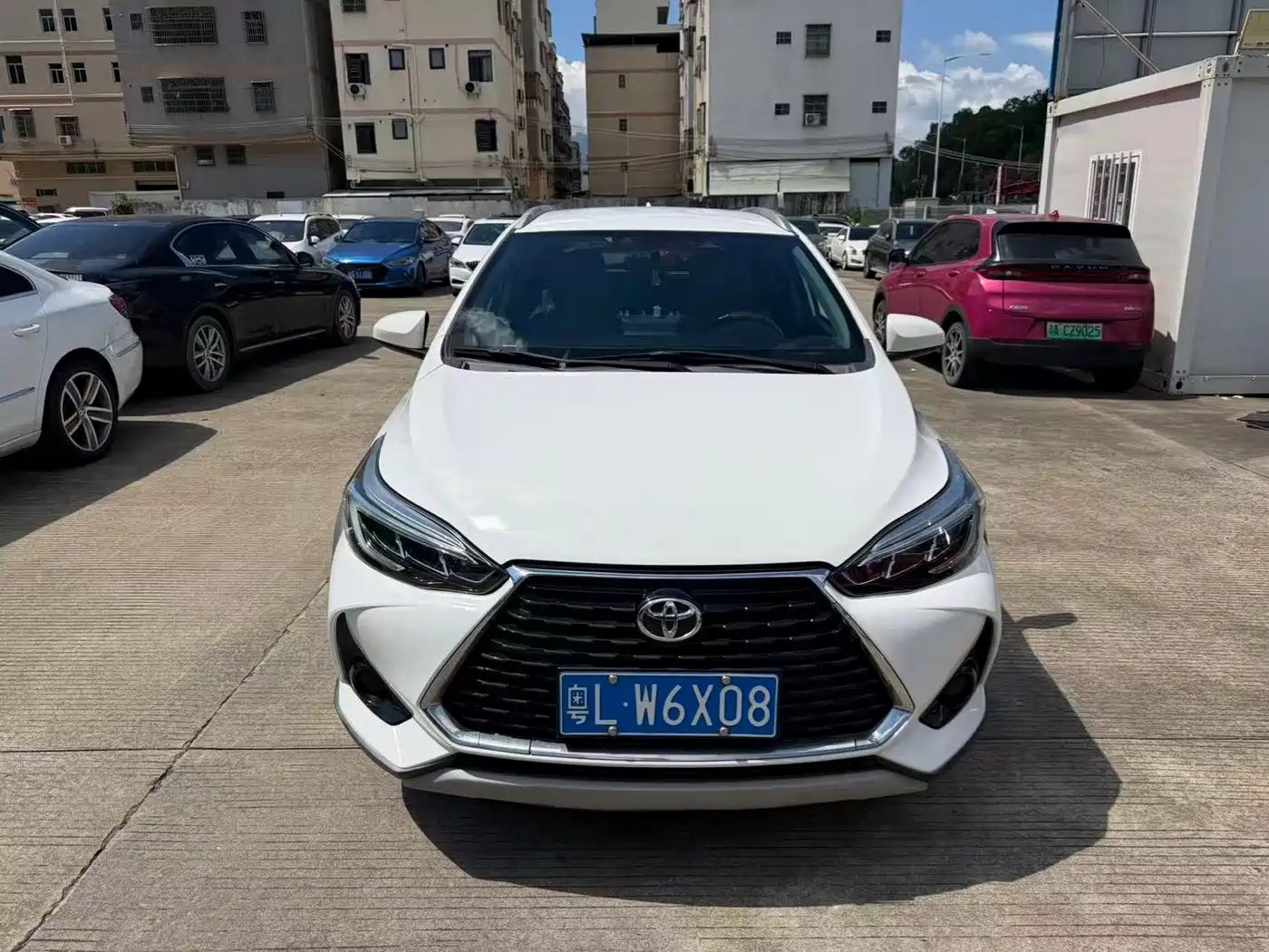  Yaris