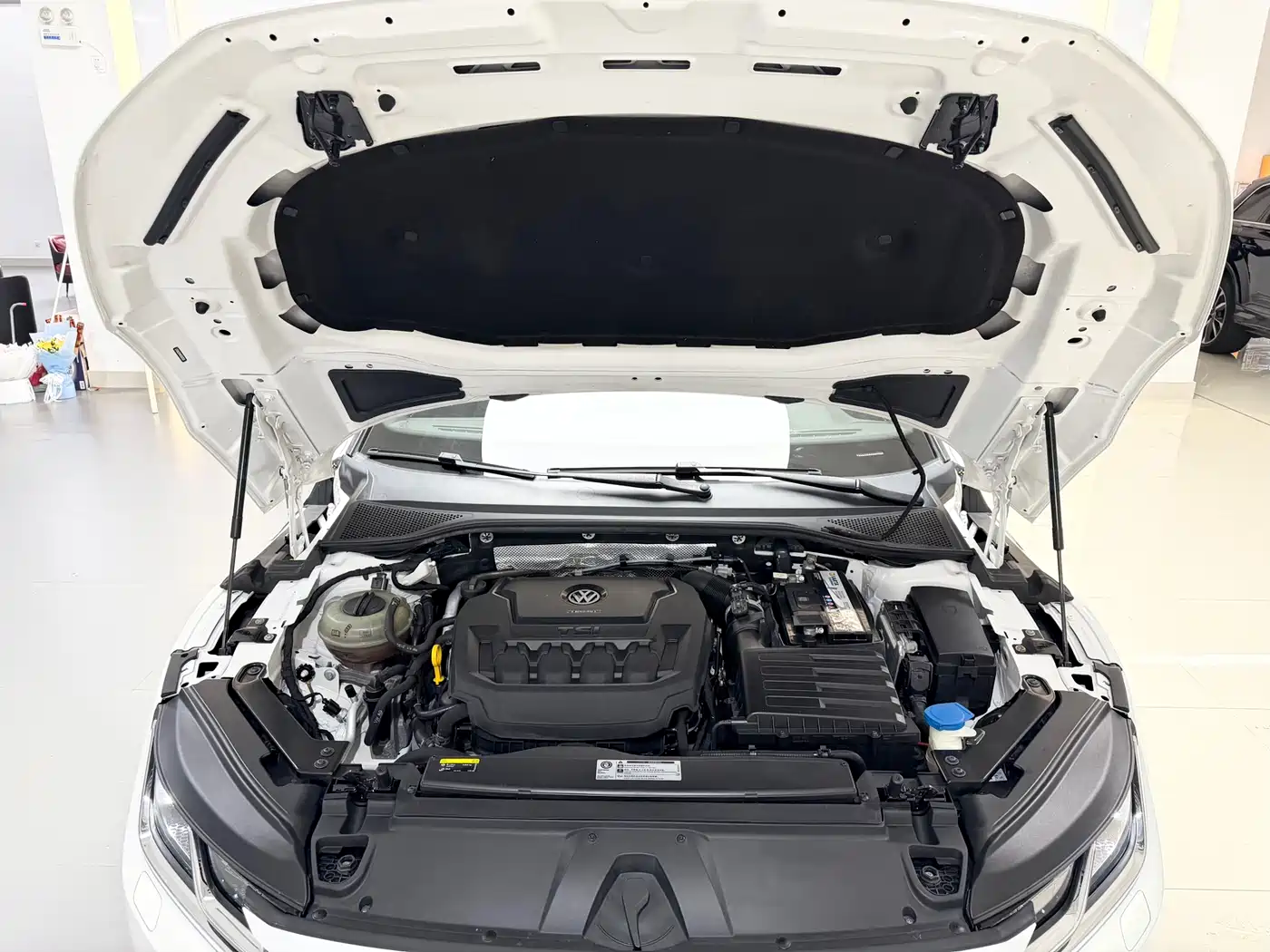 Volkswagen FAW-Volkswagen CC 2019 330TSI Charm Edition China VI фото 9