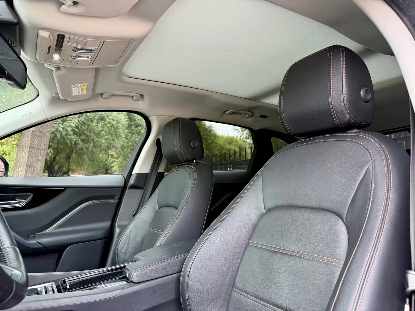 Jaguar F-PACE 2018 2018 2.0T 4WD Urban Premium Edition