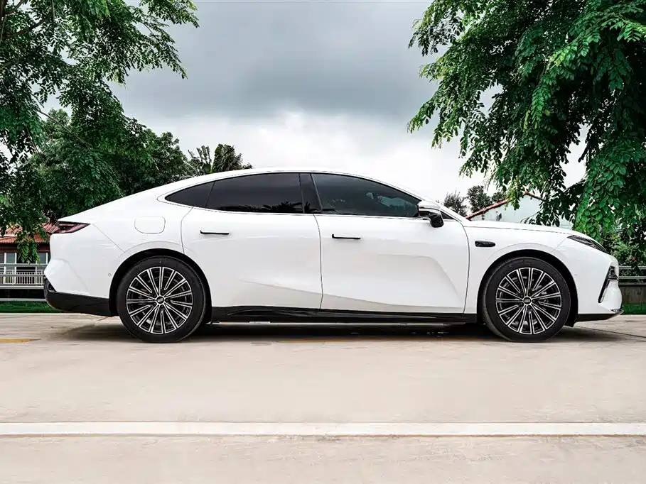 Geely Galaxy Galaxy Xingyao 8 2025 130km EM-P Starship Edition фото 5