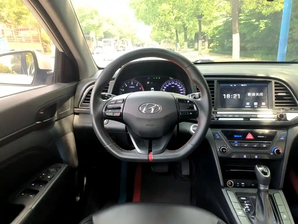Hyundai Elantra 2018 1.4T DCT Dynamic·Vitality Model фото 11