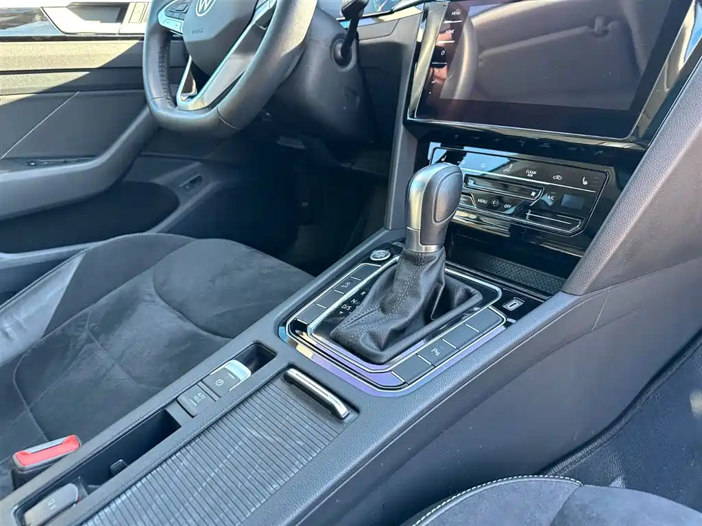 Volkswagen FAW-Volkswagen CC 2021 Shooting Brake 330TSI Hunter Edition фото 19