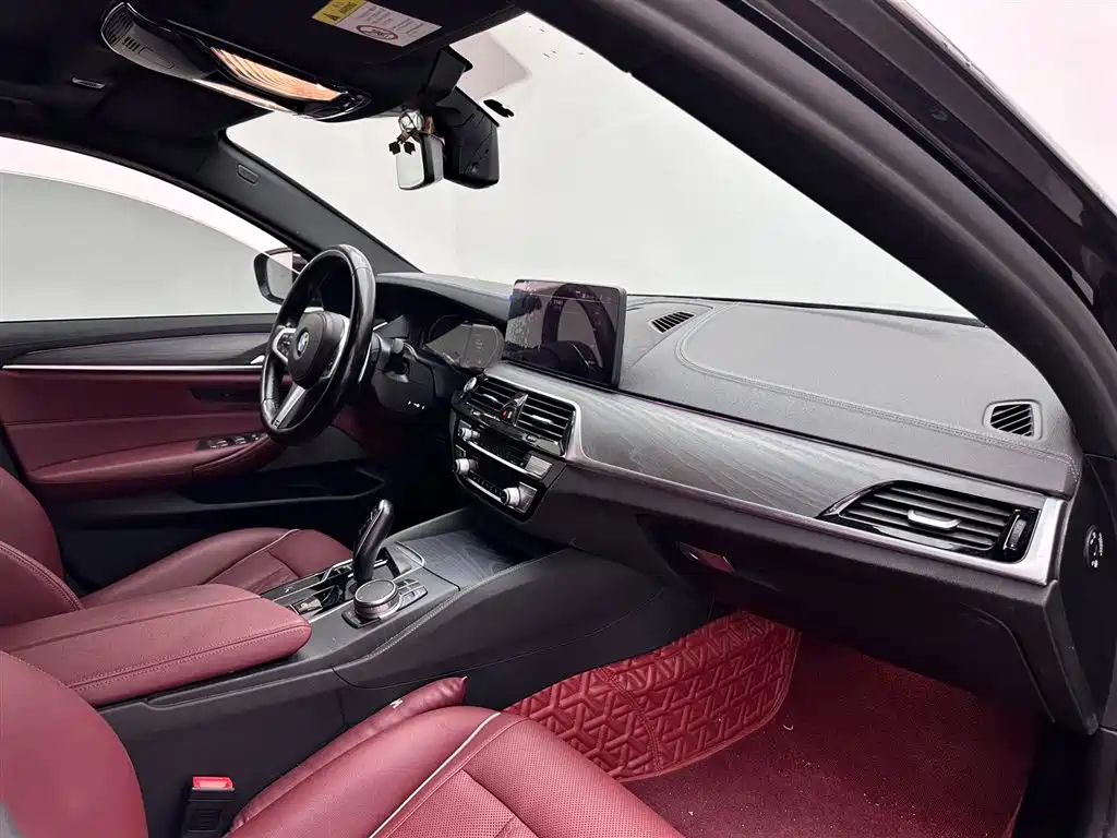 BMW 5 Series 2023 530Li Leading M Sport Package фото 11
