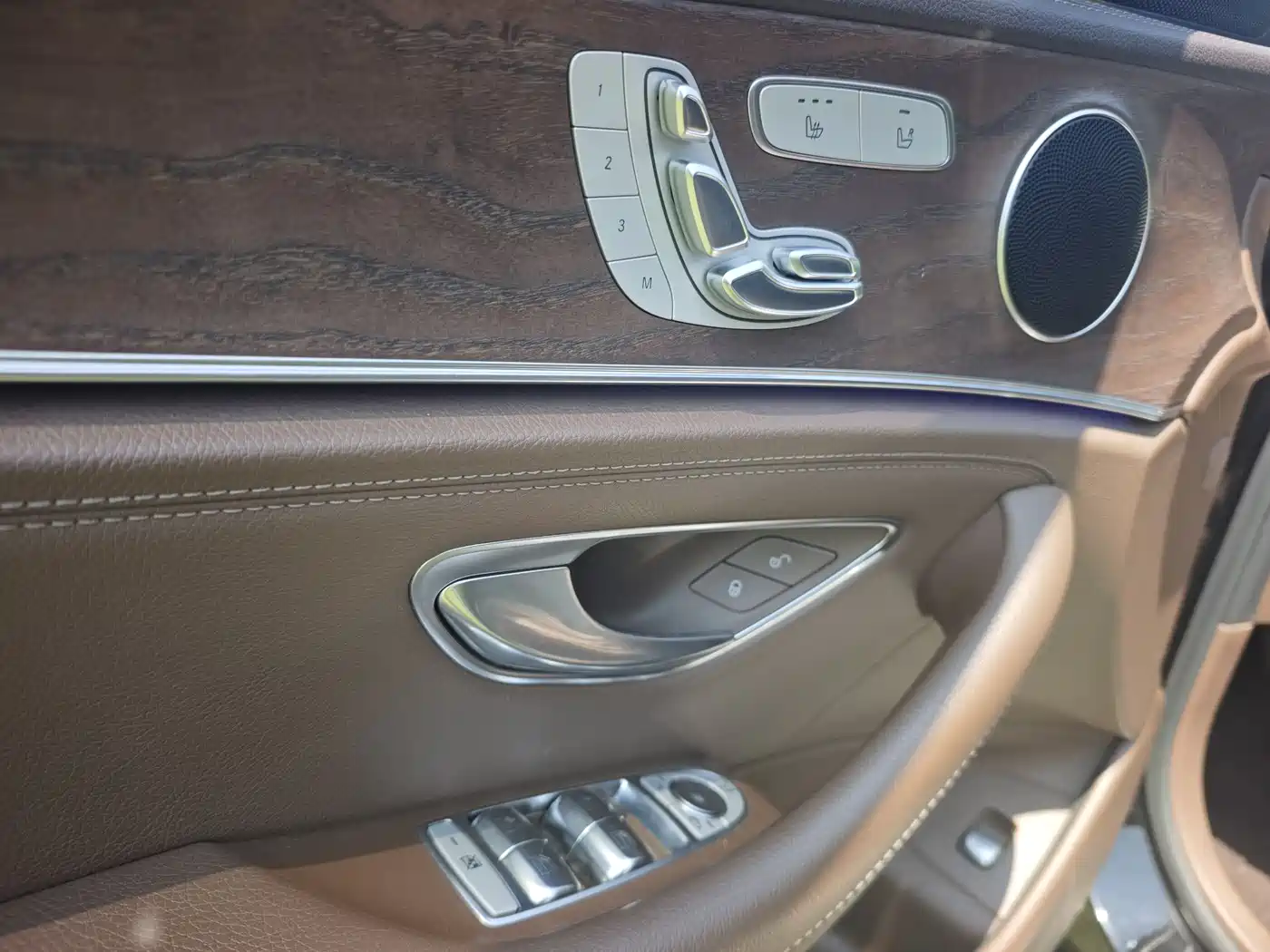 Mercedes-Benz E-Class 2020 E 300 L Fashion фото 12