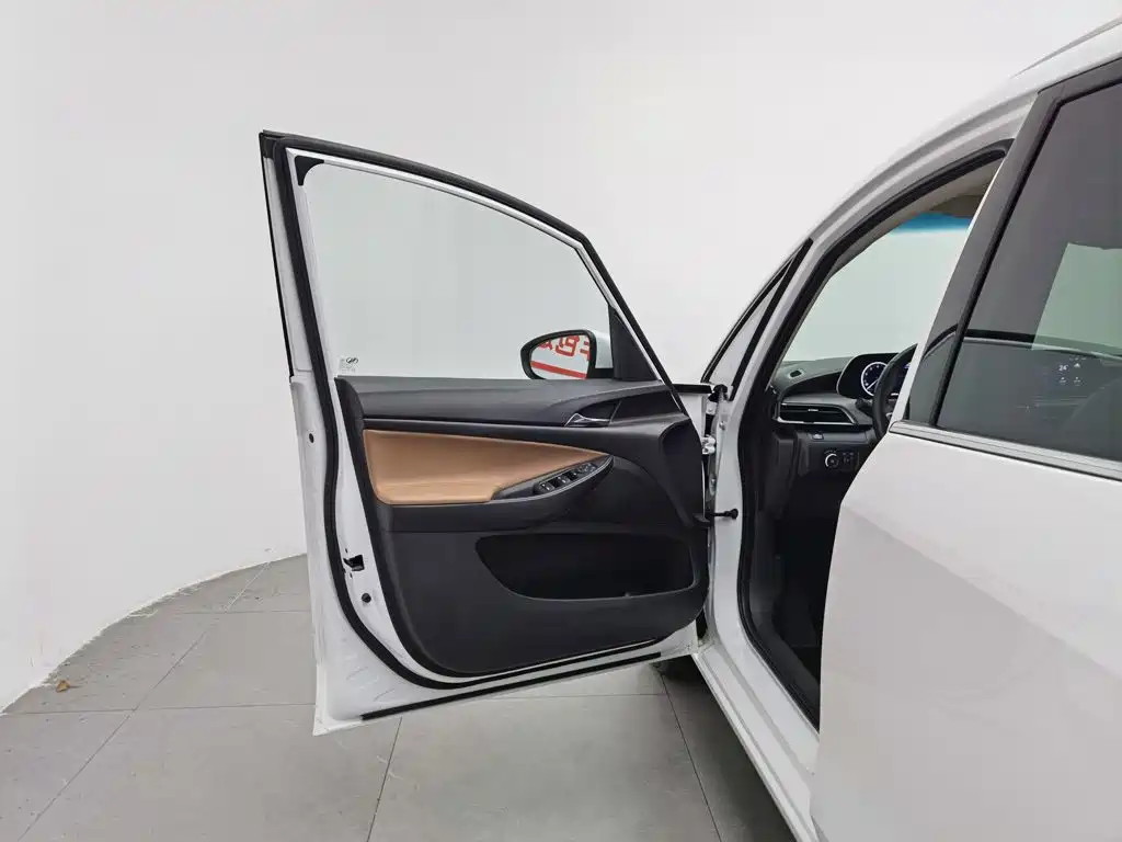 Buick GL6 2022 2021 323T Mild Hybrid Connected Luxury